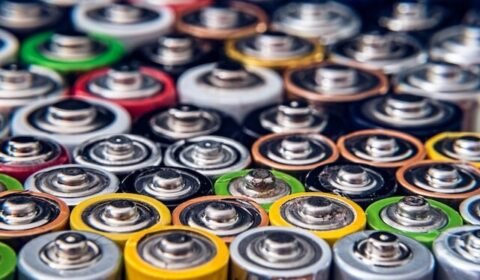 Najwięksi producenci baterii w 2022 roku. Na czele Chińczycy