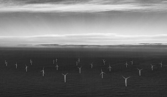 Orsted chce połączyć morskie farmy wiatrowe z magazynami energii