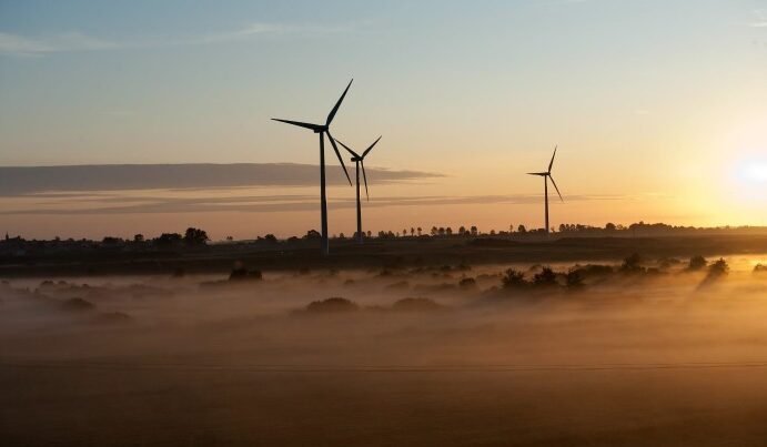 Nowe farmy wiatrowe i niższe koszty profilu poprawiły wyniki Polenergii