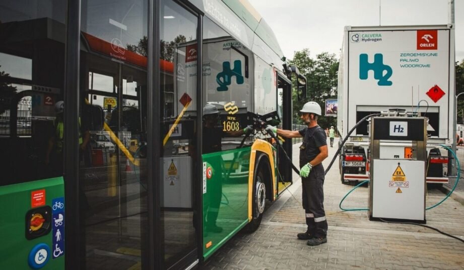 Orlen dostarczy tony wodoru dla poznańskich autobusów