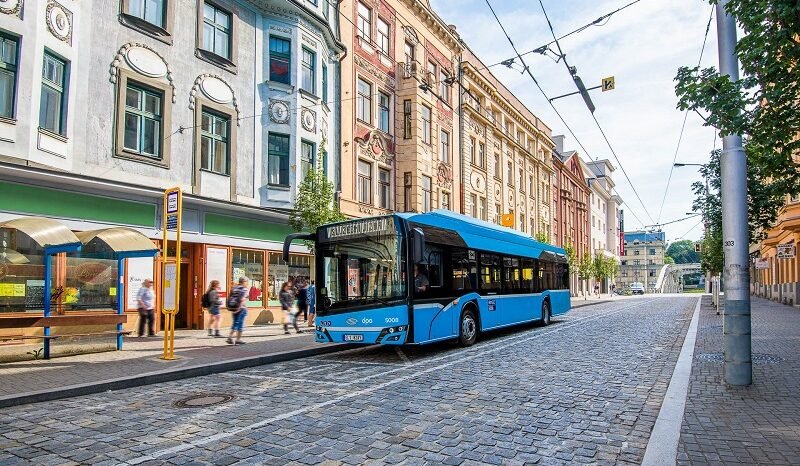 Rośnie liczba e-autobusów w Europie. Polska firma liderem rynku