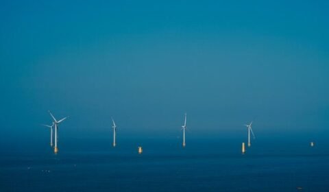 Ten kraj już podnosi cenę energii z morskich farm wiatrowych
