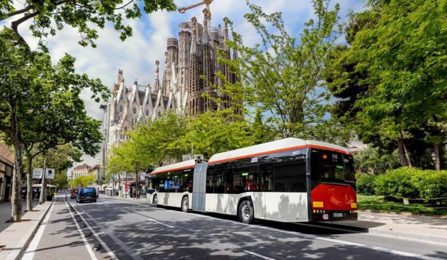 Barcelona rozbudowuje flotę zeroemisyjnych Solarisów