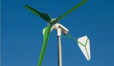 Dofinansowanie na domowe elektrownie wiatrowe – za i przeciw