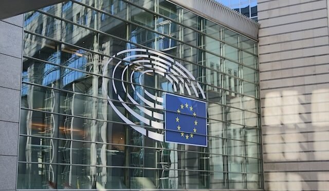 Nowe prawo ma uratować europejski przemysł OZE
