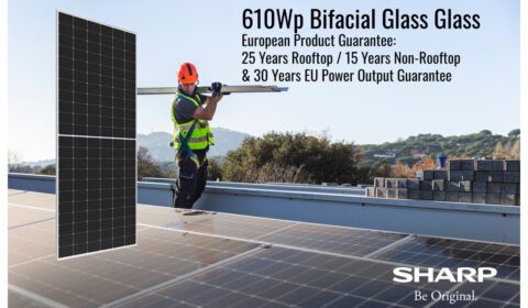 Wysokowydajny, dwustronny moduł PV TOPCon szkło-szkło o mocy 610 W od Sharp