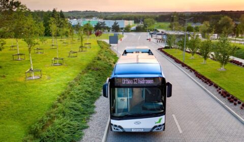 Daleka droga do nowego rządowego celu udziału OZE w transporcie