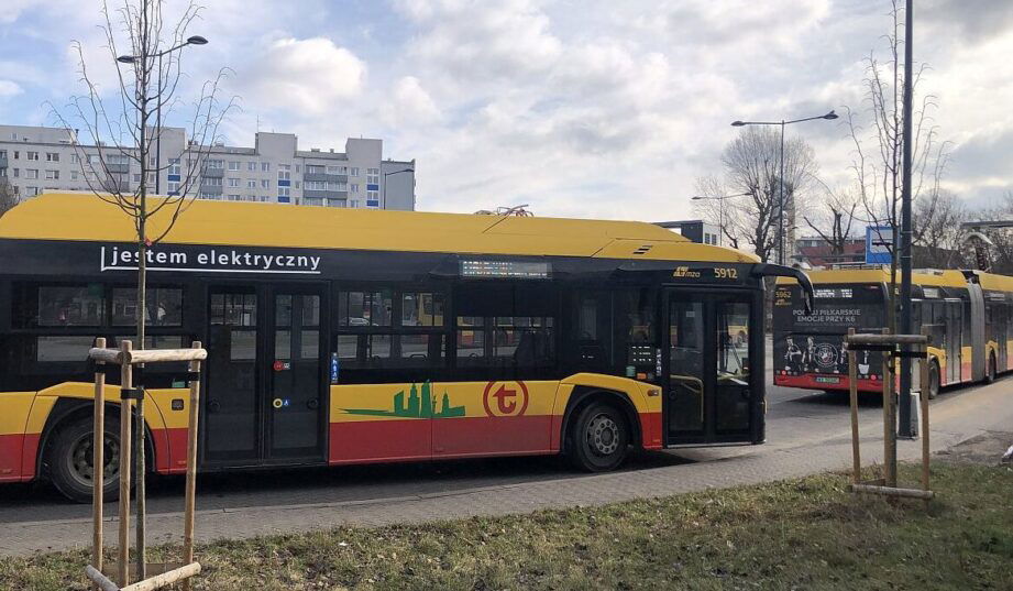 Połowa nowych autobusów miejskich w UE była bezemisyjna w 2024 r.