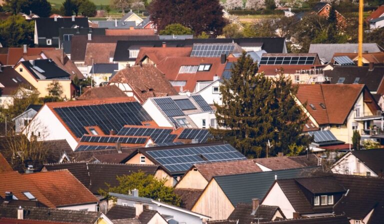 Niemcy mają już 5 mln elektrowni fotowoltaicznych. Bez nich energia byłaby droższa