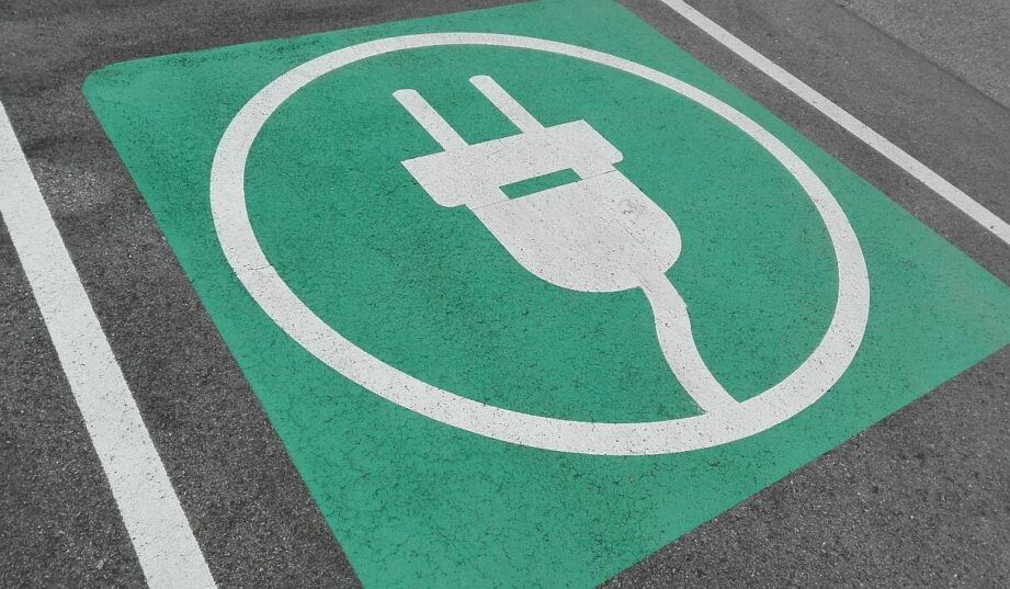 Elektryki coraz bardziej popularne. W kwietniu padł rekord