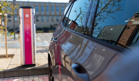 Nowa usługa Taurona dla firm zarządzających flotą EV
