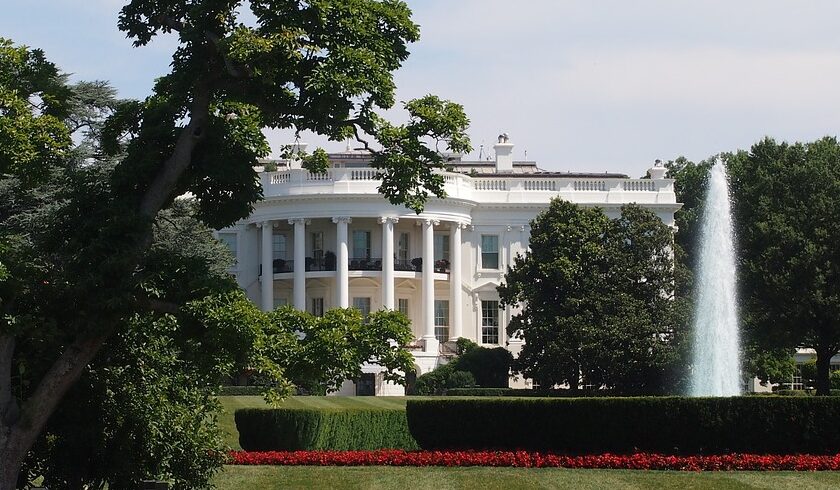 Trump chce ogrzewać federalne budynki węglem i gazem