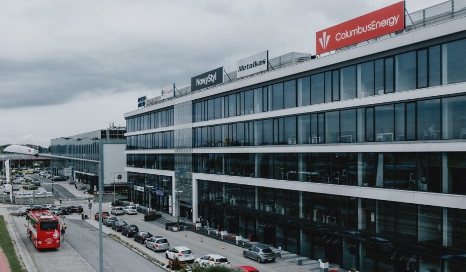 Columbus ma kłopoty. Sprzeda wszystkie projekty fotowoltaiczne i magazynowe