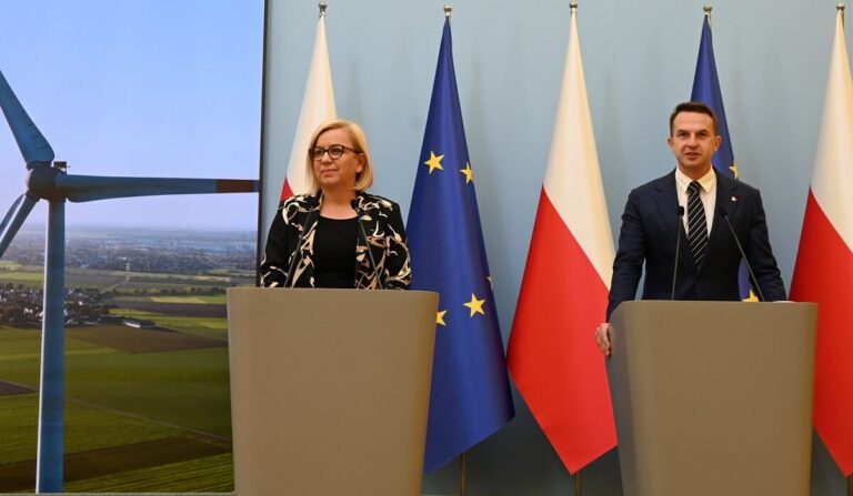 Decydujący czas dla ustawy wiatrakowej. Do 20 tys. zł dla właścicieli domów, przy których staną wiatraki