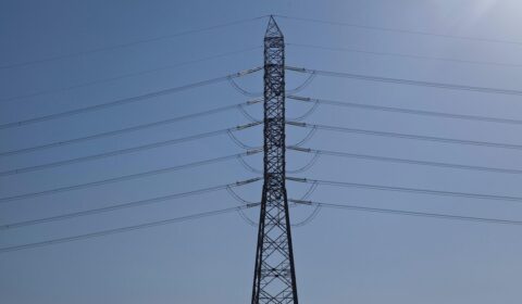 W Polsce jedne z najdroższych cen energii dla przemysłu. Jak je obniżyć?