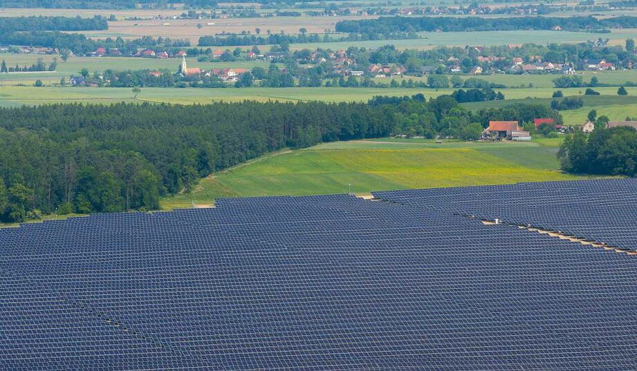 Szwedzi uruchomili w Polsce dużą farmę fotowoltaiczną
