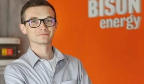 Bezpieczne absurdy – czyli jak rząd chce zadusić rozwój magazynów energii w Polsce