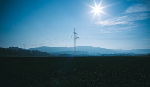 W Europie hurtowe ceny energii w górę, Polska notuje duży spadek
