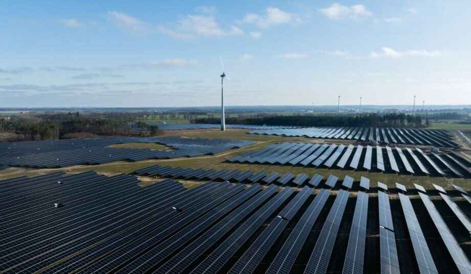 Za tyle energię z fotowoltaiki i farm wiatrowych sprzedaje Polenergia