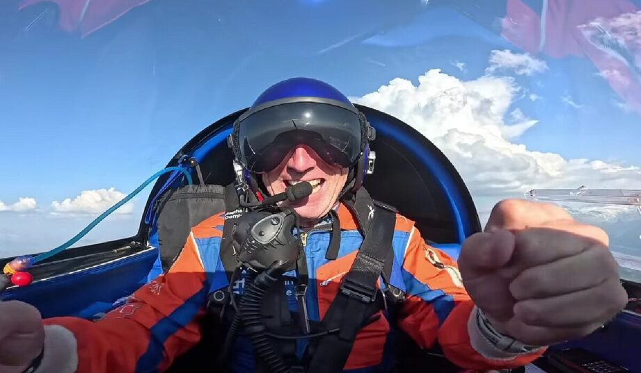 Szwajcarski pilot pobił rekord wysokości lotu samolotem solarnym