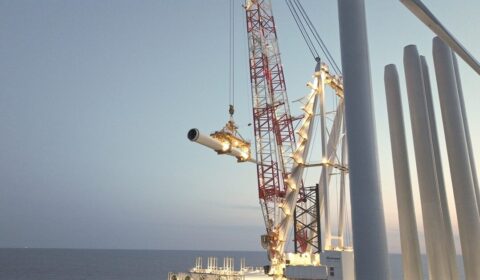 Pierwsza morska farma wiatrowa na Wyspach z recyklingowalnymi łopatami turbin