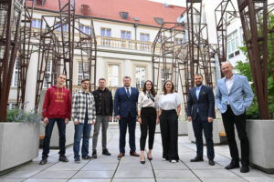 Naukowcy z Politechniki Wrocławskiej pokierują badaniami nad nowymi gatunkami stali przeznaczonymi do zastosowania w infrastrukturze kolejowej Politechnika Wrocławska