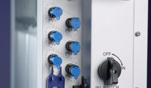 Nowy falownik SOFAR ESI-5~12K-T1 posiada w standardzie wejścia na 3 niezależne MPPT trackery PowerALL