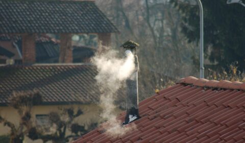Czyste Powietrze traci tempo. Wymiana kopciuchów może potrwać 35 lat