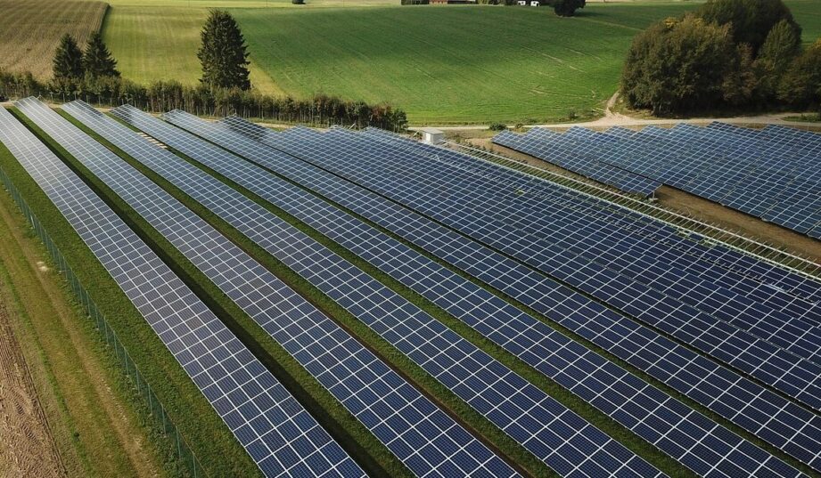 Ukraińska grupa energetyczna kupuje energię z farm PV w Polsce