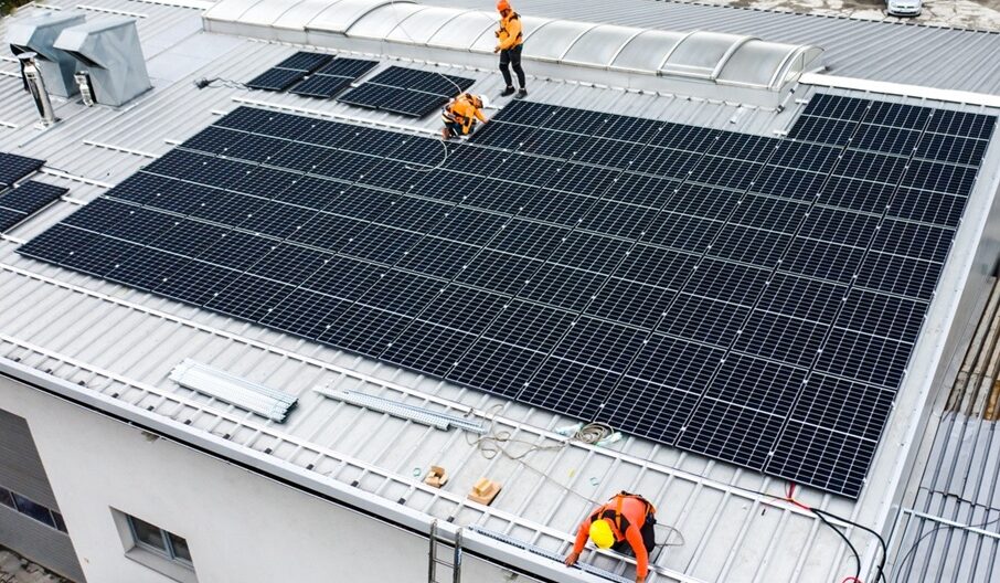 Dostawca instalacji dla prosumentów zwolnił ponad 70 osób i szykuje nową strategię