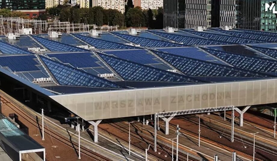 Dach fotowoltaiczny już zasila Dworzec Zachodni w Warszawie