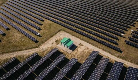 R.Power sprzedał udziały w farmach fotowoltaicznych i projekcie BESS