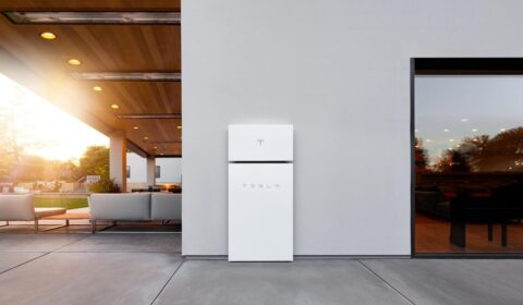 Ryzyko pożaru magazynów energii Tesli. Masowa akcja serwisowa