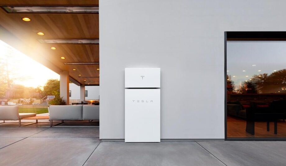 Ryzyko pożaru magazynów energii Tesli. Masowa akcja serwisowa
