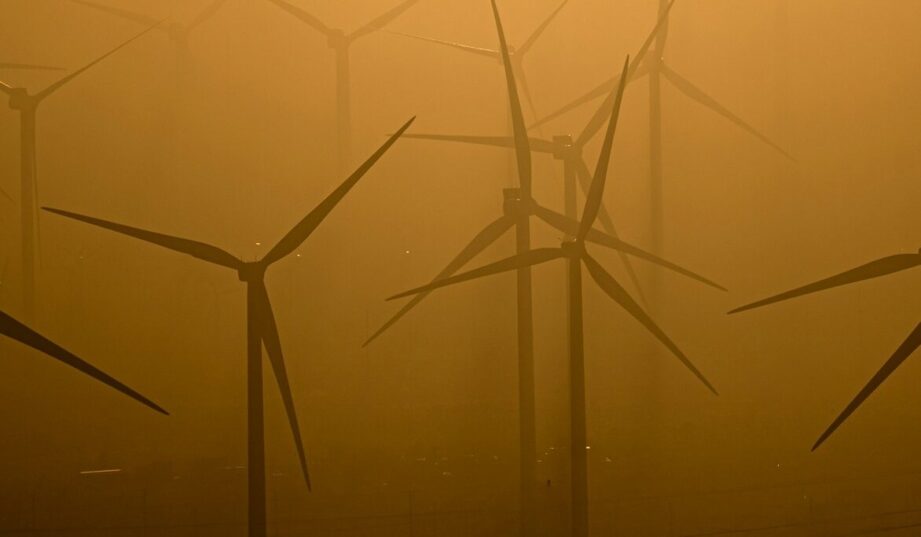 Będą zmiany w prawie dla OZE. Obejmą m.in. wiatraki i prosumentów