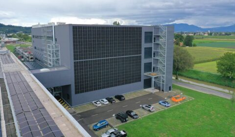 Wykorzystanie potencjału pionowych instalacji fasadowych