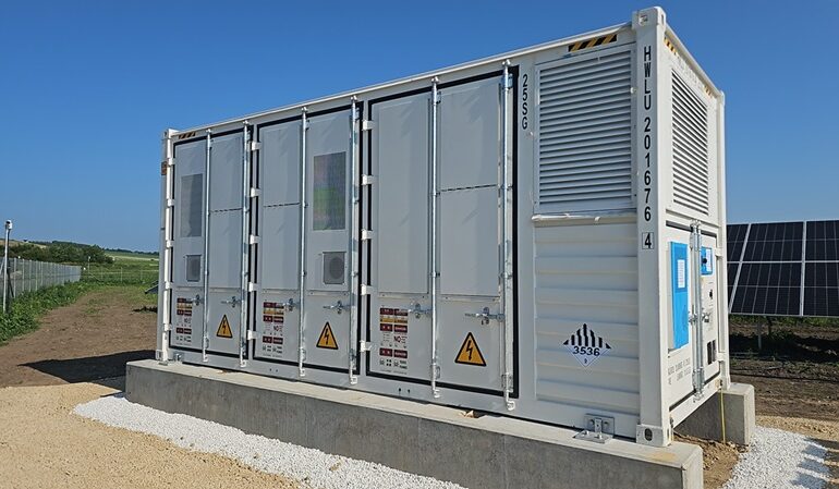 Ogromne magazyny energii R.Power z kontraktami na rynku mocy