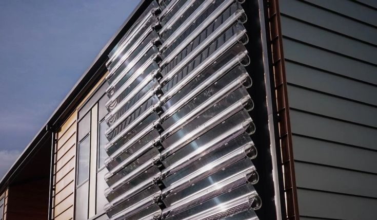 Fotowoltaika i kolektor słoneczny w jednym. Jakie zalety mają panele PVT?&nbsp;