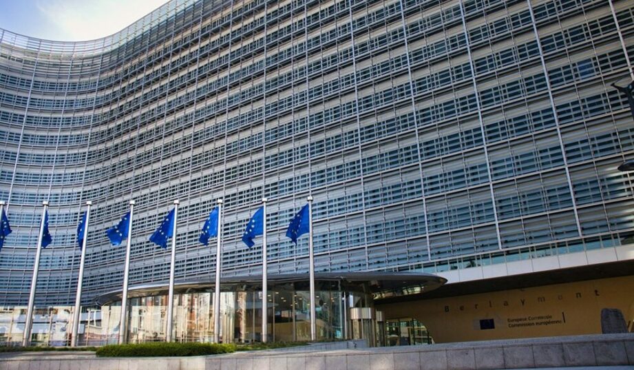 Komisja ponagla Polskę w zakresie przepisów dla OZE