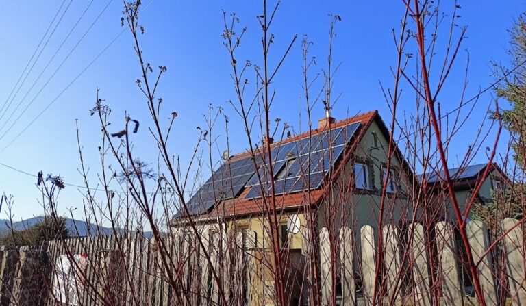 Miesięczna cena energii od prosument&oacute;w idzie w g&oacute;rę. Rekordowy 25 listopada