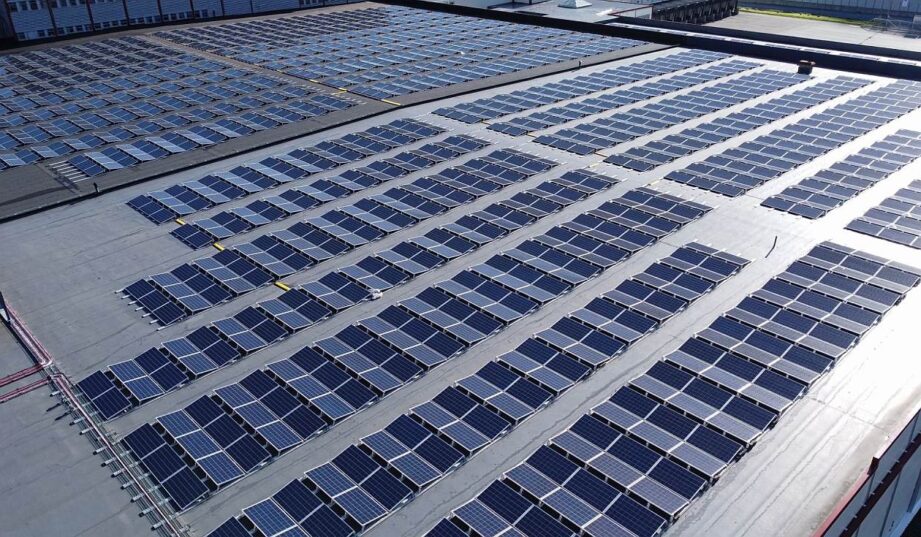 Ultralekka fotowoltaika: rewolucyjne rozwiązanie dla lekkich dachów