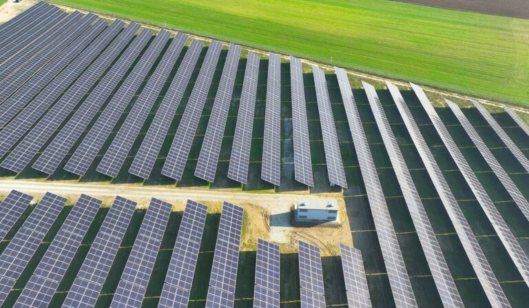 Turcy przejmują duży portfel elektrowni fotowoltaicznych w Polsce