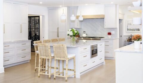 Minimalizm z charakterem: nowoczesne rozwiązania dla stref roboczych