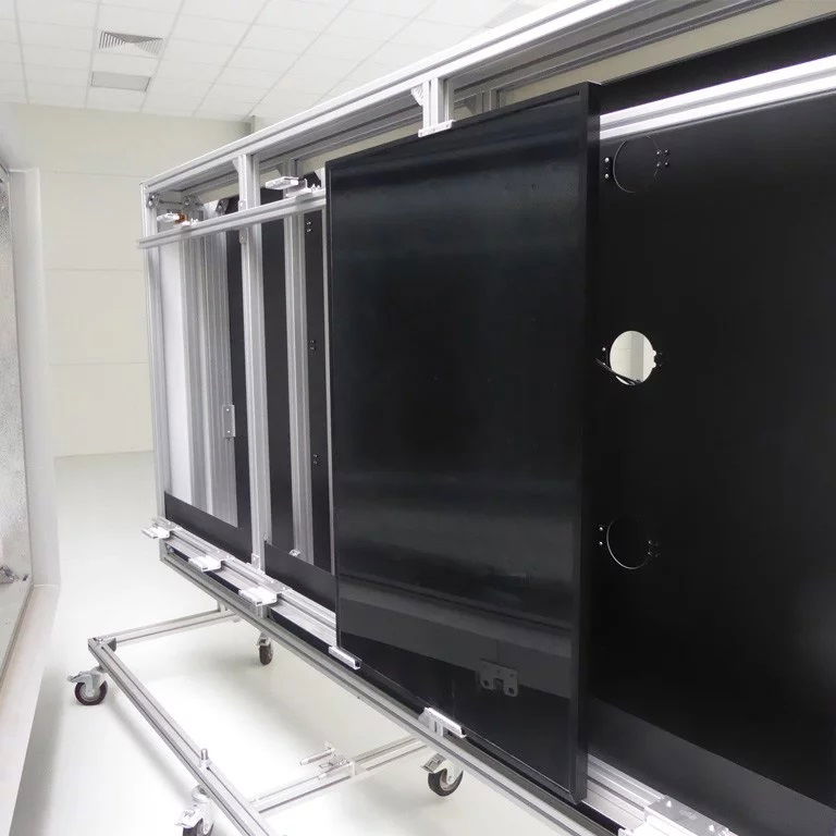 Moduł fotowoltaiczny w technologii CIGS firmy Roltec. Fot. Roltec Moduł fotowoltaiczny w technologii CIGS firmy Roltec. Fot. Roltec