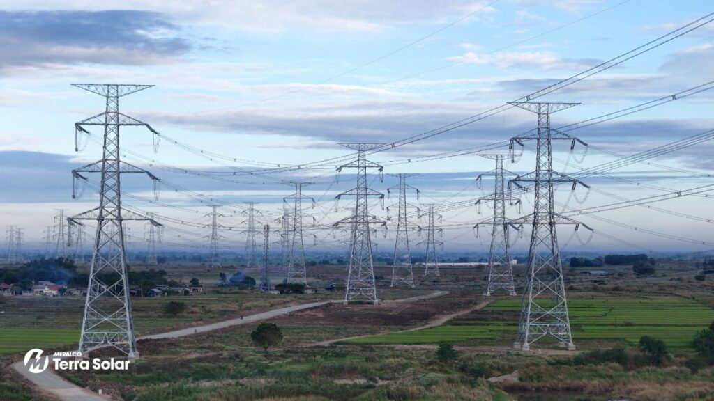 Linia przesyłowa o napięciu 500 kV wchodząca w skład projektu MTerra Solar. Fot. Meralco PowerGen Corporation Linia przesyłowa o napięciu 500 kV wchodząca w skład projektu MTerra Solar. Fot. Meralco PowerGen Corporation