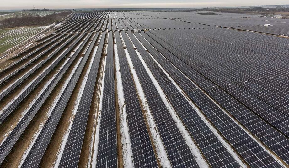 Budimex zabezpiecza sprzedaż energii z farm PV