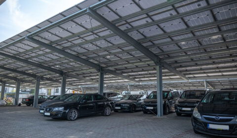 Carporty fotowoltaiczne Tiga-Cynk: ochrona i energia w jednym