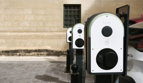 Dotacje tylko dla europejskich elektryk&oacute;w? UE pracuje nad zmianami w prawie