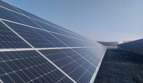 Farma fotowoltaiczna z magazynem energii i rozliczeniami w sp&oacute;łdzielni energetycznej