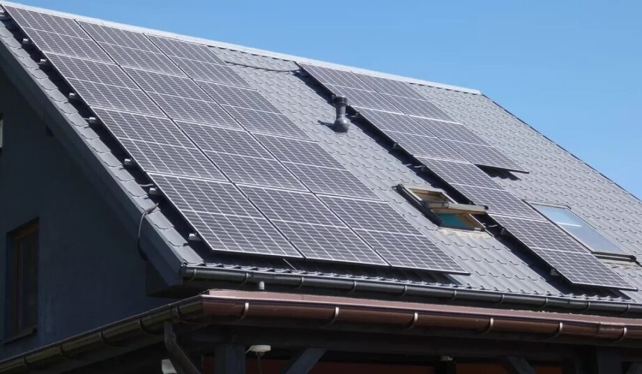 Operator sieci sprawdza fotowoltaikę w domach prosument&oacute;w